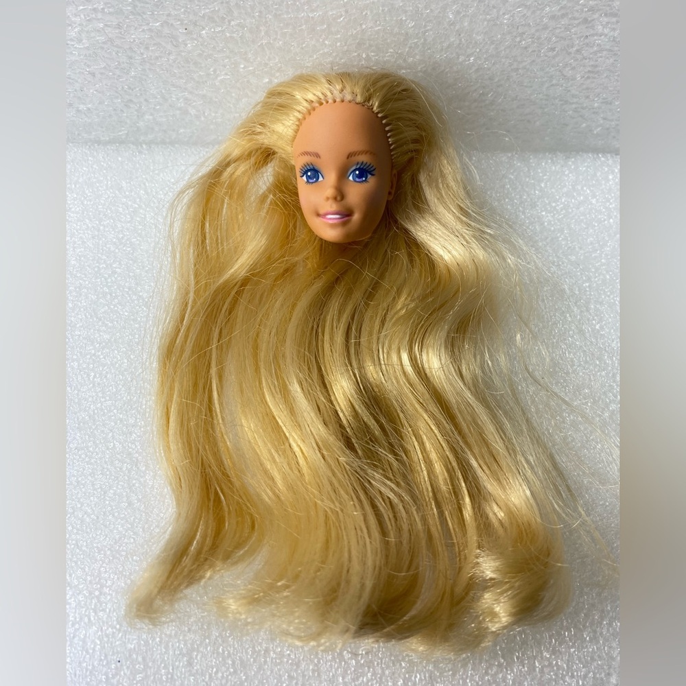 Vintage SUPERSTAR ERA Barbie Doll
Blonde Hair Blue Eyes - HEAD Replacement Only